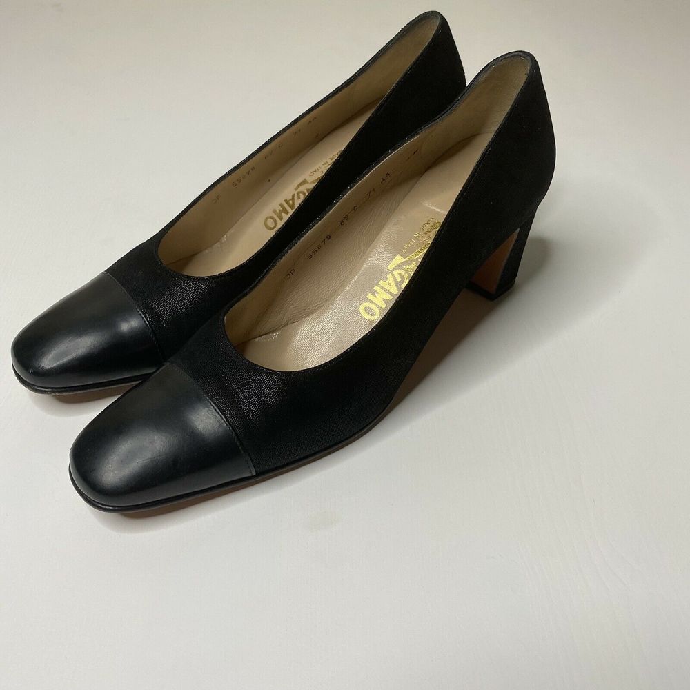 Salvatore Ferragamo Pumps Sz 7.5 AA Square Toe